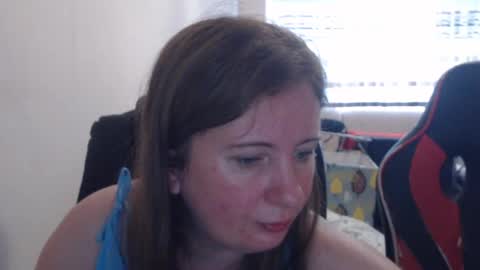 Snapshot of jenisandpeter chatting on 07.04.26 JenisAndPeter online show from 07.04.26