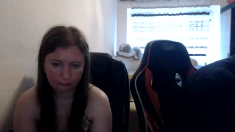 Snapshot of jenisandpeter chatting on 07.05.26 JenisAndPeter online show from 07.05.26