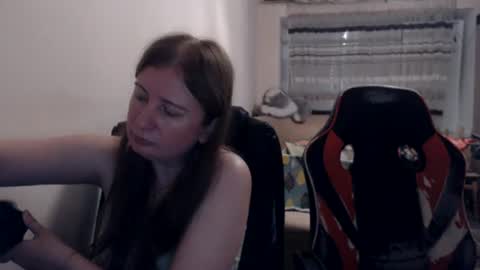 Snapshot of jenisandpeter chatting on 07.13.26 JenisAndPeter online show from 07.13.26