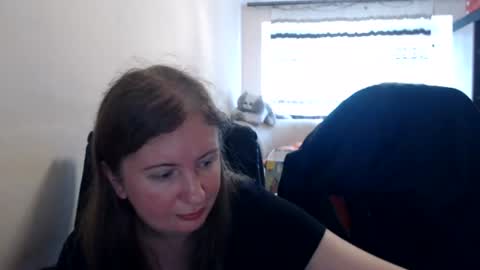 Snapshot of jenisandpeter chatting on 07.28.26 JenisAndPeter online show from 07.28.26