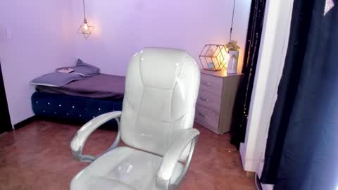 jennaa_cooper online show from 09.25.25