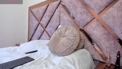 My name is LizzyNice to meet you online show from 12.12.24