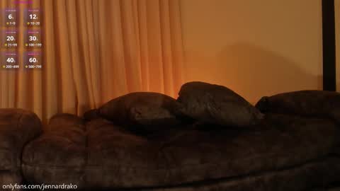 Snapshot of jennardrako chatting on 10.11.25 jennardrako online show from 10.11.25