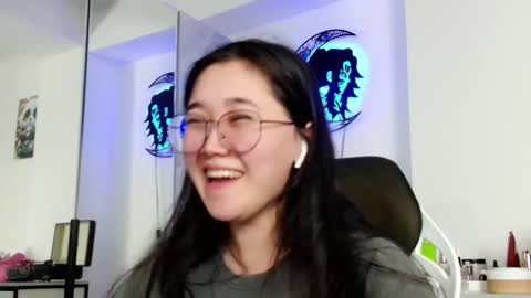 Snapshot of jennatyan chatting on 12.10.24 JENNA online show from 12.10.24