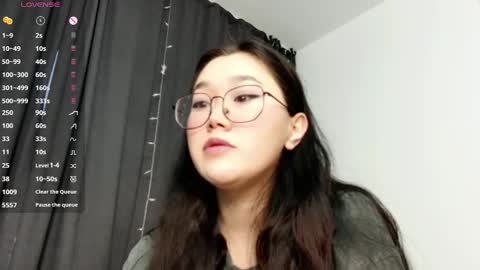 Snapshot of jennatyan chatting on 12.28.24 JENNA online show from 12.28.24