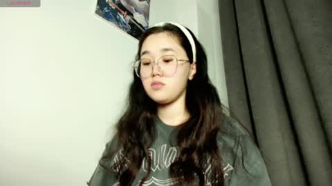 Snapshot of jennatyan chatting on 03.08.25 JENNA online show from 03.08.25