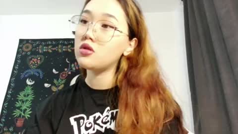 Snapshot of jennatyan chatting on 10.01.25 JENNA online show from 10.01.25