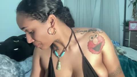 Snapshot of jenni_cash chatting on 02.19.25 Mistress Jenni online show from 02.19.25