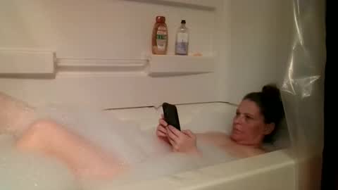 Snapshot of jennibean6996 chatting on 10.31.25 Jennibean6996 online show from 10.31.25