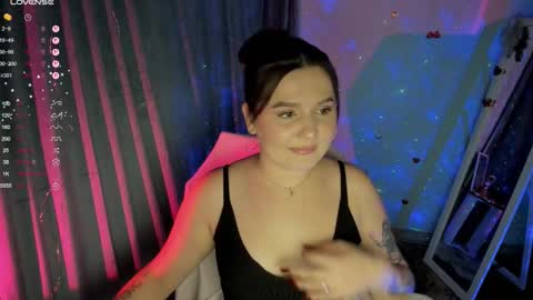 Snapshot of jennie_berry chatting on 11.07.25 Jennie online show from 11.07.25