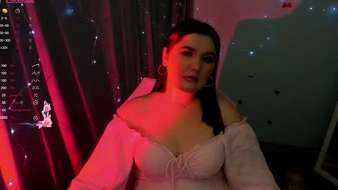 Snapshot of jennie_berry chatting on 11.17.25 Jennie online show from 11.17.25