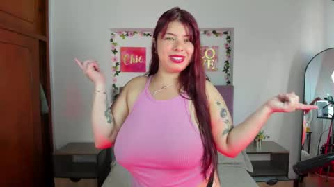 Snapshot of jennie_boobs_ chatting on 09.25.25 Jennie online show from 09.25.25