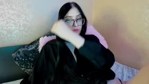 Snapshot of jennifeeeer chatting on 11.10.25 Helen online show from 11.10.25