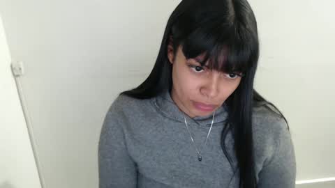 Snapshot of jennifer_oliveira chatting on 09.11.25 Jenn 3 online show from 09.11.25