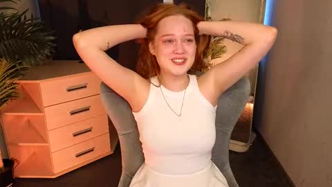 Snapshot of jennifer_shy_ chatting on 03.03.26 Jennifer online show from 03.03.26