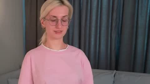 Anna online show from 06.24.26
