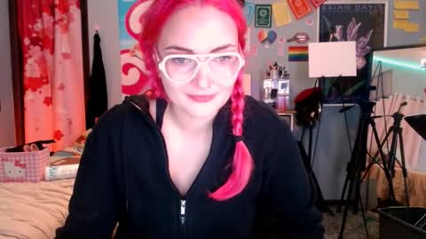 Jennifer Gwen online show from 10.29.25