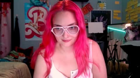 Snapshot of jennifergwen chatting on 11.01.25 Jennifer Gwen online show from 11.01.25