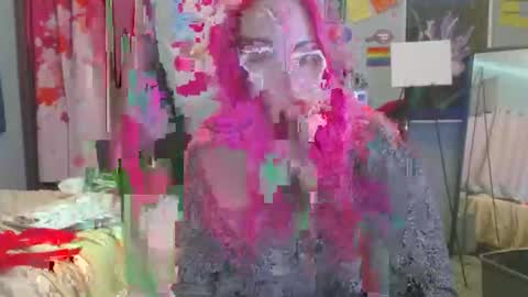 Snapshot of jennifergwen chatting on 11.05.25 Jennifer Gwen online show from 11.05.25