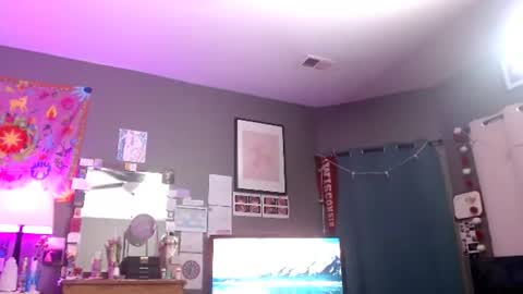 Jennifer Gwen online show from 08.04.26