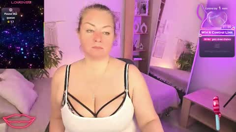 Snapshot of jenniferlight chatting on 03.09.26 Jennifer online show from 03.09.26