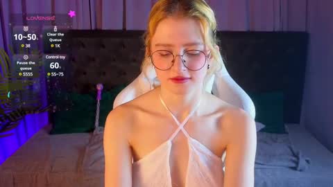 Snapshot of jenny_bunny_ chatting on 03.07.25 jenny_bunny_ online show from 03.07.25