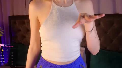 Snapshot of jenny_bunny_ chatting on 03.10.25 jenny_bunny_ online show from 03.10.25