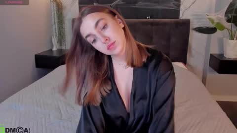 Snapshot of jennybecker chatting on 10.30.25 JennyBecker online show from 10.30.25