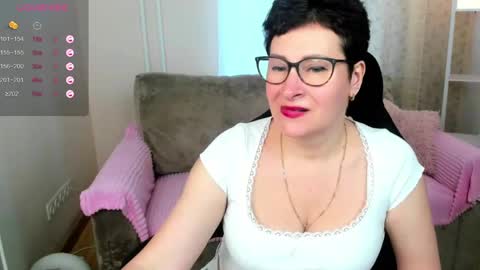 Snapshot of jennymons chatting on 05.17.26 Jenny online show from 05.17.26