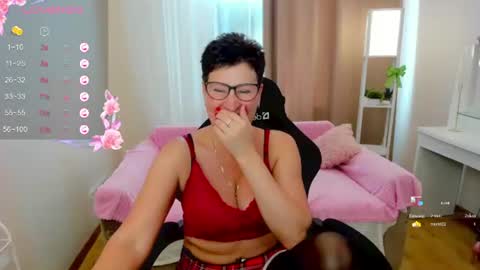 Snapshot of jennymons chatting on 06.17.26 Jenny online show from 06.17.26
