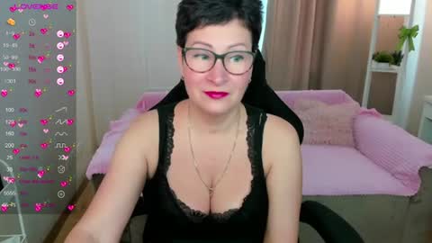 Snapshot of jennymons chatting on 06.27.26 Jenny online show from 06.27.26