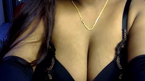 Snapshot of jennysinghaniya chatting on 12.22.24 jenny online show from 12.22.24