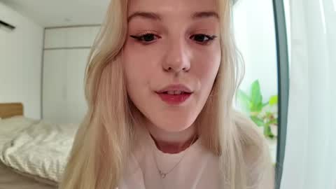 Snapshot of jennytime chatting on 03.06.25 Jen online show from 03.06.25