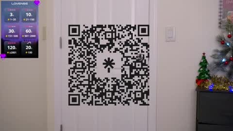 Snapshot of jennyyfae chatting on 12.22.24 JennyFae online show from 12.22.24