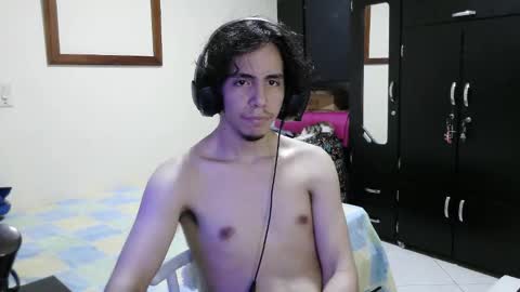 Snapshot of jeod315 chatting on 12.04.25 jeod315 online show from 12.04.25