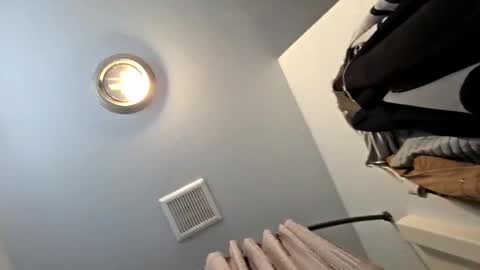 Snapshot of jerbonezgood chatting on 04.22.26 Lous online show from 04.22.26