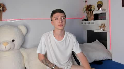 Snapshot of jeremy_salvatore_ chatting on 04.16.26 jero independent model online show from 04.16.26