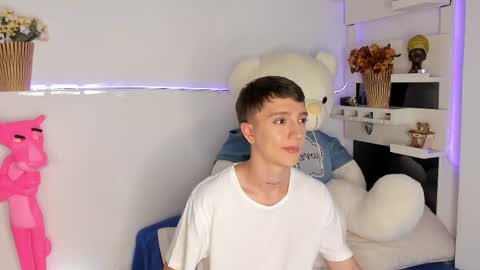 Snapshot of jeremy_salvatore_ chatting on 04.21.26 jero independent model online show from 04.21.26