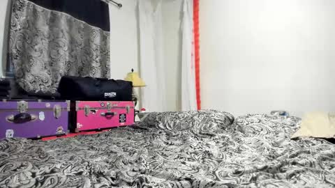 Snapshot of jerilynn chatting on 10.05.25 Jeri Lynn online show from 10.05.25