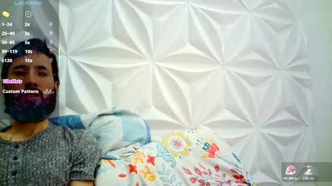 Snapshot of jerryandjessicaa chatting on 12.14.25 Jess y Jerry online show from 12.14.25