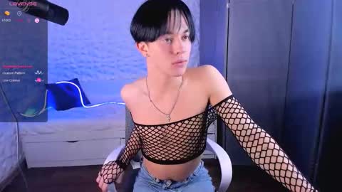 Snapshot of jerrybomb_ chatting on 11.28.25 Jerrybomb online show from 11.28.25