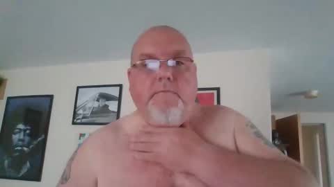 Snapshot of jerseyhammer01 chatting on 10.09.25 Harry online show from 10.09.25