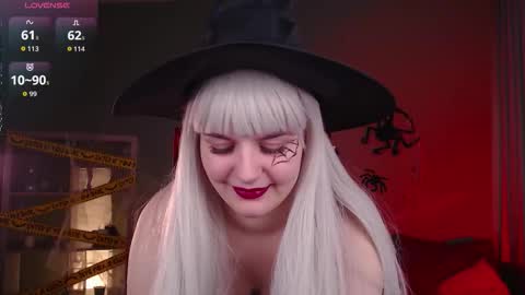 Snapshot of jess_marais chatting on 10.24.25 Jess online show from 10.24.25