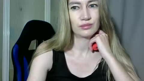 JessFox1 online show from 12.14.24