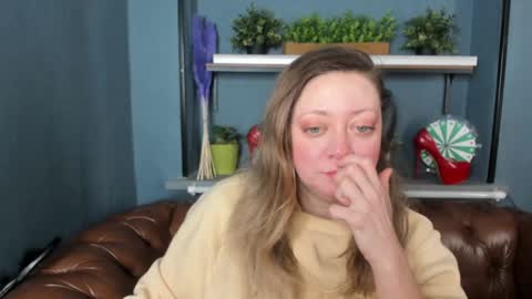 Snapshot of jessica_foxie chatting on 02.04.25 Jessica online show from 02.04.25