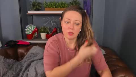 Snapshot of jessica_foxie chatting on 03.10.25 Jessica online show from 03.10.25