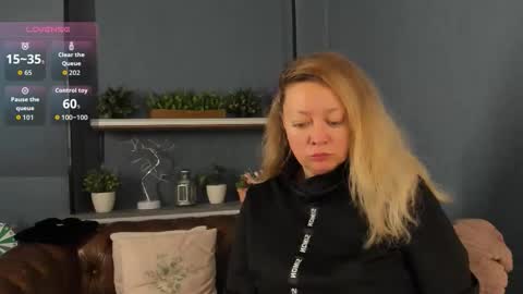 Snapshot of jessica_foxie chatting on 10.15.25 Jessica online show from 10.15.25