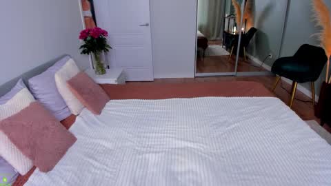 Snapshot of jessica_gill chatting on 09.09.25 Jessica online show from 09.09.25