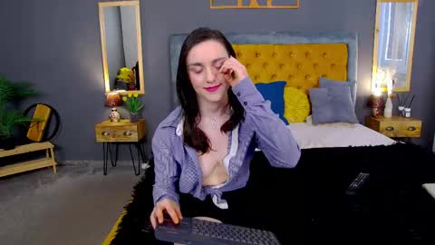 Jessica White online show from 05.18.26