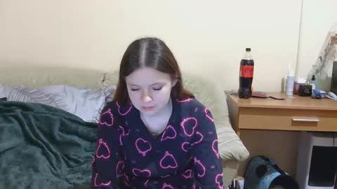 jessicaholland1 online show from 04.26.26